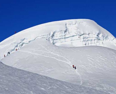 7000 meters peak in Nepal